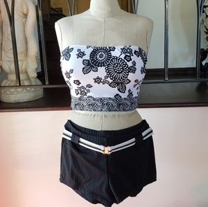 Black and White 2 Piece Swimsuit L